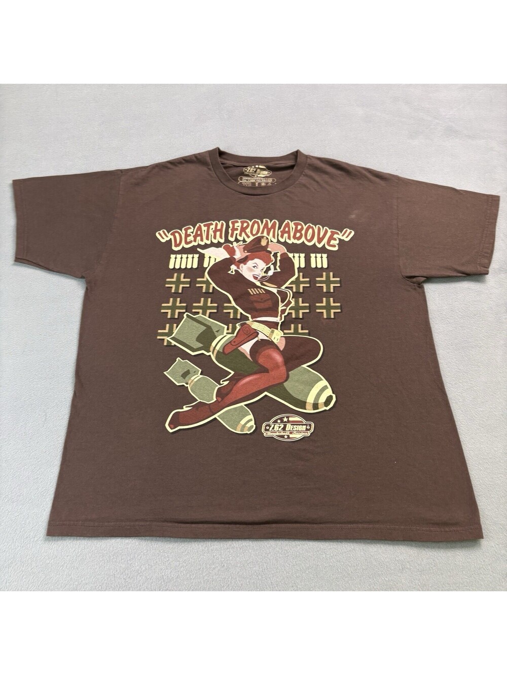 7.26 Design Bombshell Collection Pin Up Girl Death From Above T Shirt XL Brown